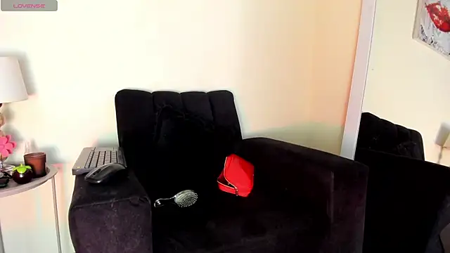 victoria  lace  online show from 04-14-26, 01:21