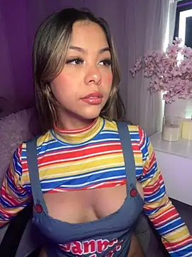 tuckersabrina online show from 10-18-25, 12:07