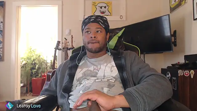 Snapshot of Learoy_Love chatting on 01-17-25, 10:23 Learoy Love online show from 01-17-25, 10:23