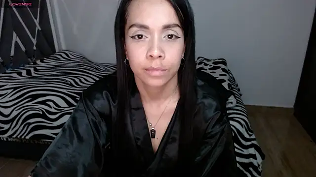 Snapshot of Amber_Lovely chatting on 11-06-25, 10:03 Amber Lovely online show from 11-06-25, 10:03