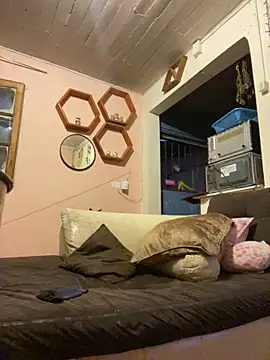 kittyprettybby online show from 05-18-26, 10:14