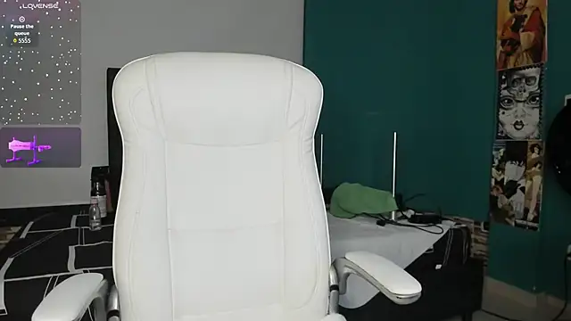 Snapshot of kinky_polar chatting on 02-18-26, 03:48 kinky polar online show from 02-18-26, 03:48