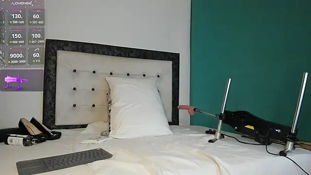 Snapshot of kinky_polar chatting on 02-25-26, 04:01 kinky polar online show from 02-25-26, 04:01