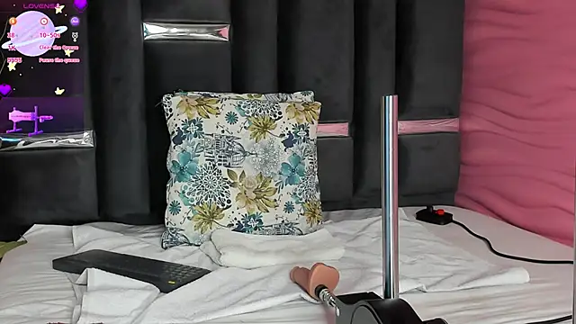 kinky polar online show from 01-31-25, 02:04