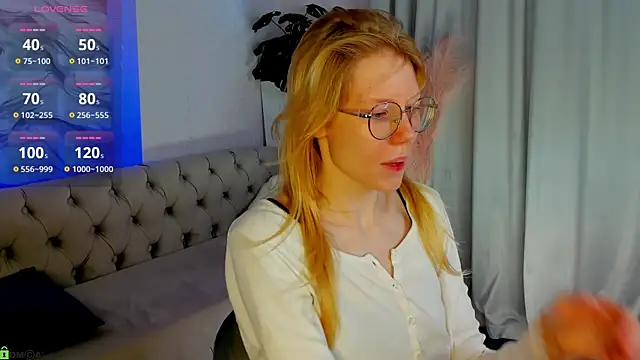Esme Runn online show from 06-11-26, 03:14