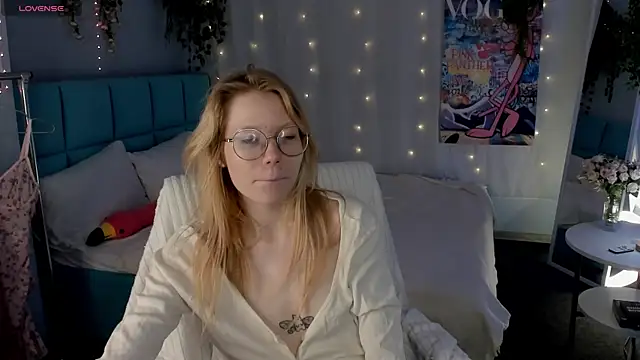 Esme Runn online show from 07-06-26, 03:02