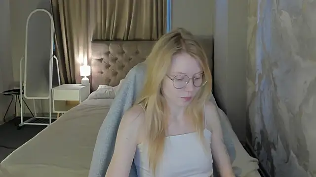 Esme Runn online show from 07-03-26, 03:13