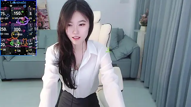 Snapshot of YiJin-a chatting on 12-30-24, 08:10 YiJin-a online show from 12-30-24, 08:10