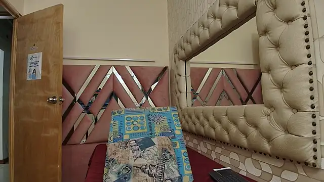 Snapshot of charlotterichardss chatting on 03-20-25, 02:19 charlotterichardss online show from 03-20-25, 02:19