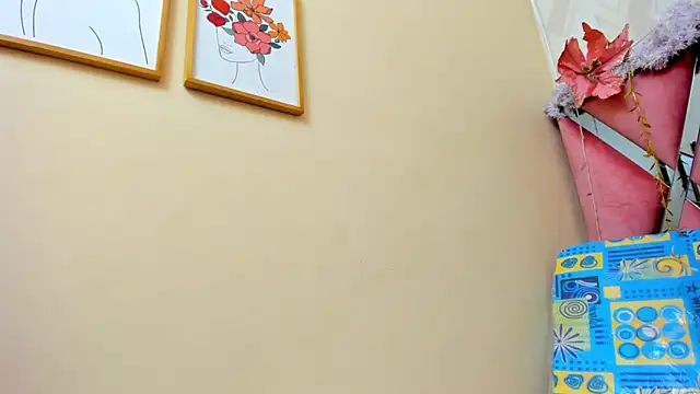 Snapshot of charlotterichardss chatting on 12-06-24, 03:57 charlotterichardss online show from 12-06-24, 03:57