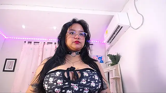 Snapshot of alaia_03 chatting on 09-24-25, 11:17 alaia 03 online show from 09-24-25, 11:17