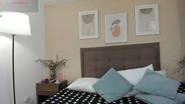 CarolinaGlamour online show from 09-29-25, 03:13