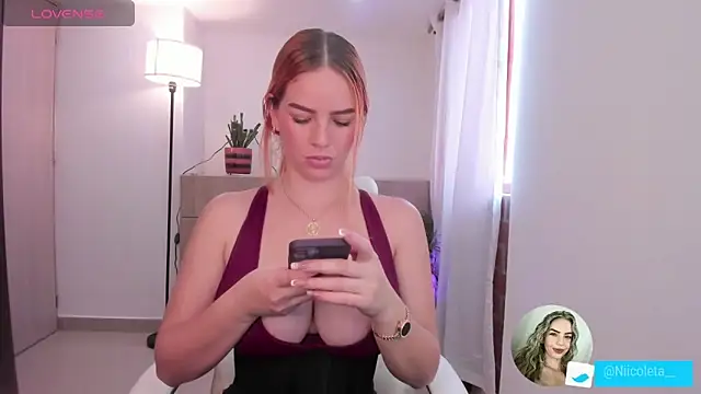 Niicoleta online show from 12-19-25, 06:54