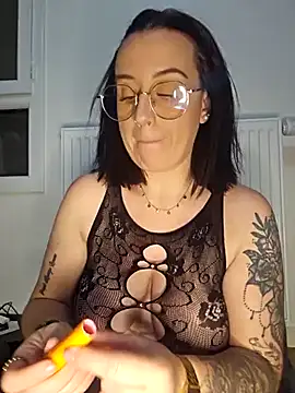 lindsay 33off online show from 02-17-26, 08:11