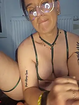 lindsay 33off online show from 03-24-26, 08:09