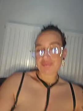 lindsay 33off online show from 04-03-26, 08:10