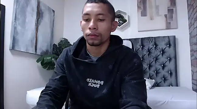 Snapshot of richar_voller chatting on 01-03-25, 11:35 richar voller online show from 01-03-25, 11:35
