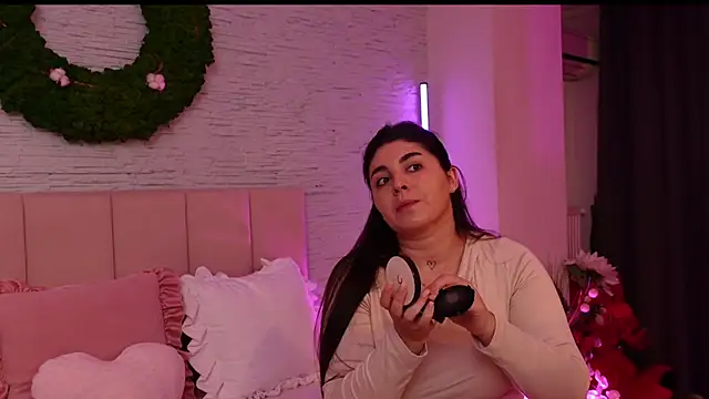 RachelSwaan online show from 10-21-25, 05:18