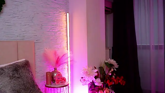 RachelSwaan online show from 02-17-26, 05:38