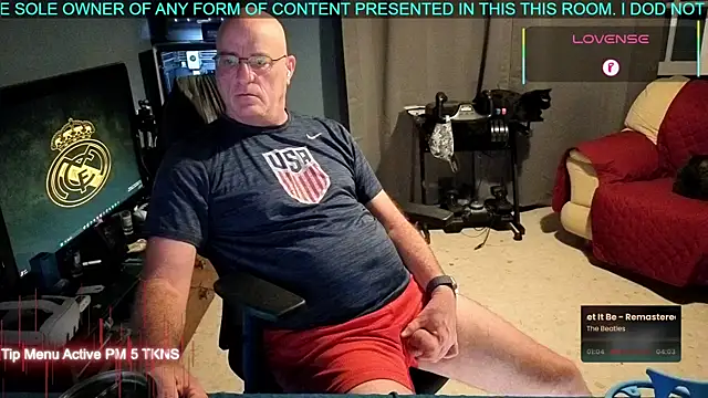 Snapshot of Pilot_Dave_69 chatting on 09-27-25, 04:51 Pilot Dave 69 online show from 09-27-25, 04:51
