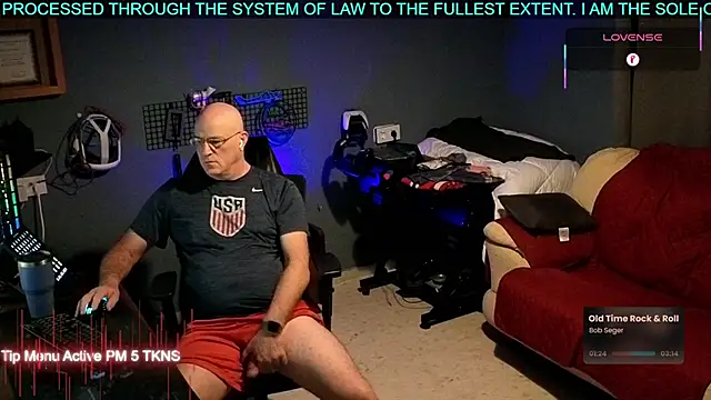 Snapshot of Pilot_Dave_69 chatting on 10-25-25, 04:33 Pilot Dave 69 online show from 10-25-25, 04:33