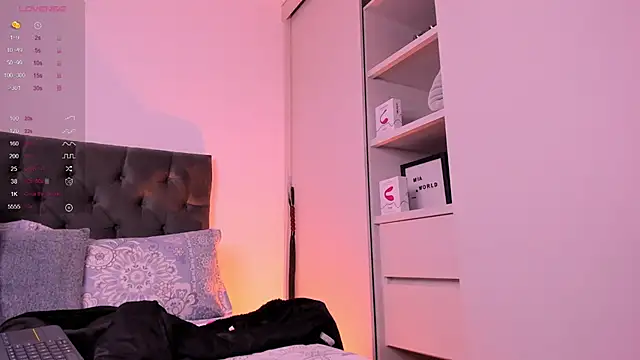 mia world  online show from 02-04-25, 10:02