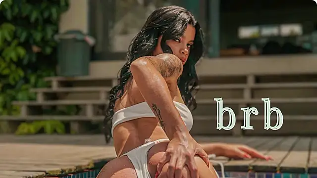 mia world  online show from 10-29-25, 02:49