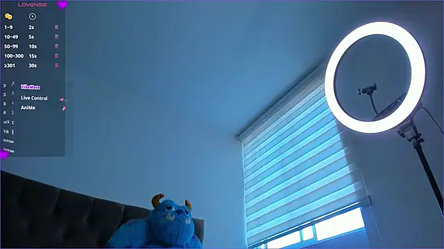 mia world  online show from 09-23-25, 04:03