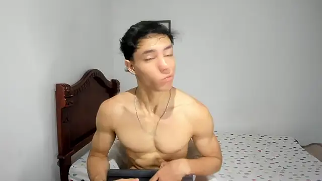 Snapshot of enzo_sloran chatting on 10-21-25, 01:32 enzo sloran online show from 10-21-25, 01:32