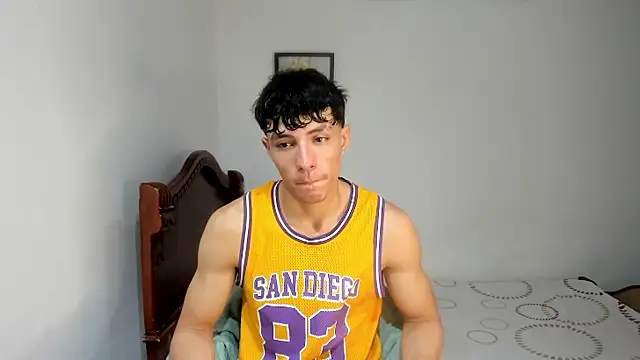 Snapshot of enzo_sloran chatting on 09-22-25, 05:30 enzo sloran online show from 09-22-25, 05:30