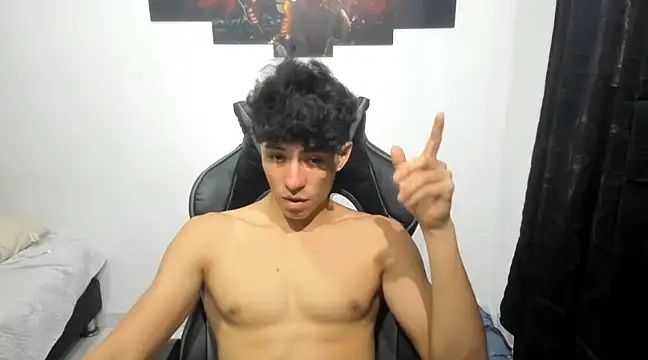 Snapshot of enzo_sloran chatting on 02-19-25, 05:16 enzo sloran online show from 02-19-25, 05:16