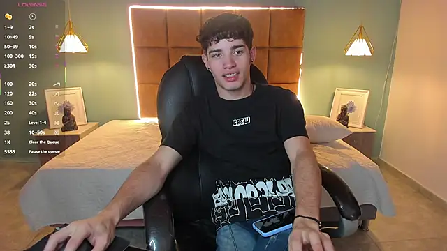 AlejooTwink online show from 10-27-25, 12:55