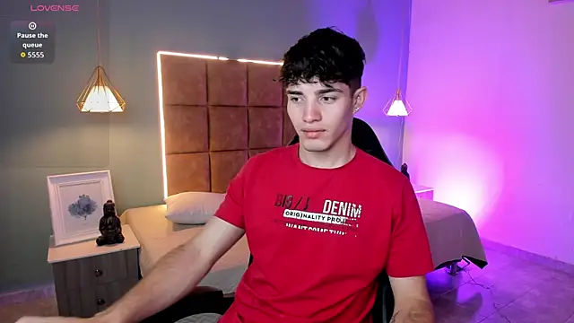 AlejooTwink online show from 05-18-26, 03:17
