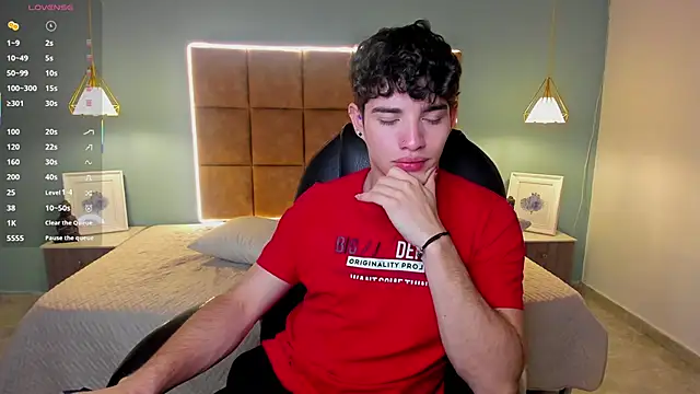 AlejooTwink online show from 10-03-25, 04:41