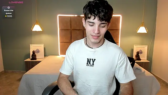 AlejooTwink online show from 05-08-26, 03:54