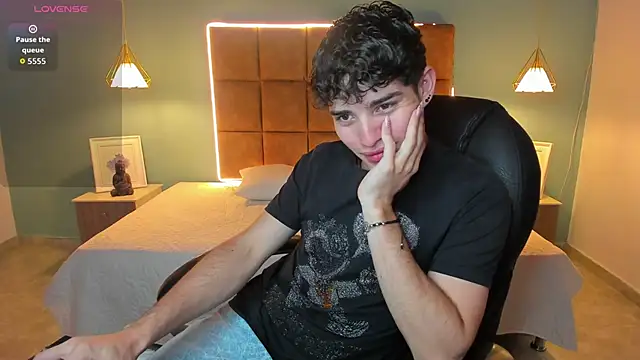 AlejooTwink online show from 11-03-25, 12:49