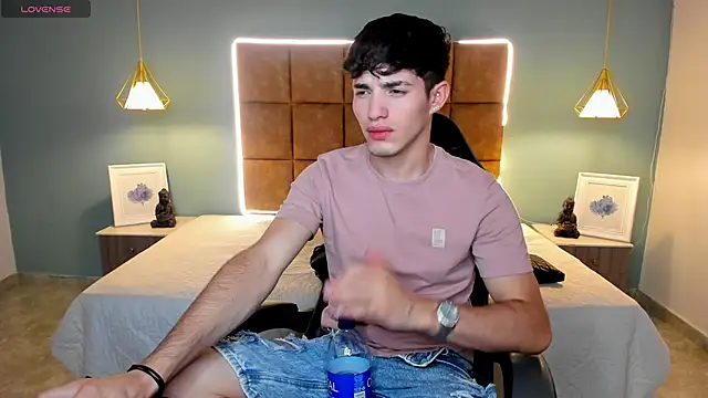 AlejooTwink online show from 03-03-26, 01:34