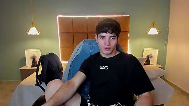 AlejooTwink online show from 10-08-25, 05:31