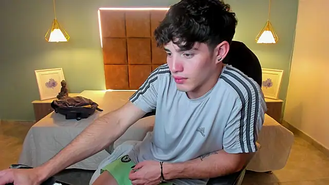 AlejooTwink online show from 12-16-25, 09:46