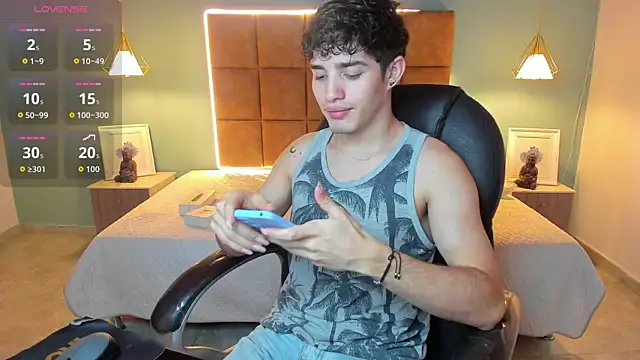 AlejooTwink online show from 11-11-25, 02:39