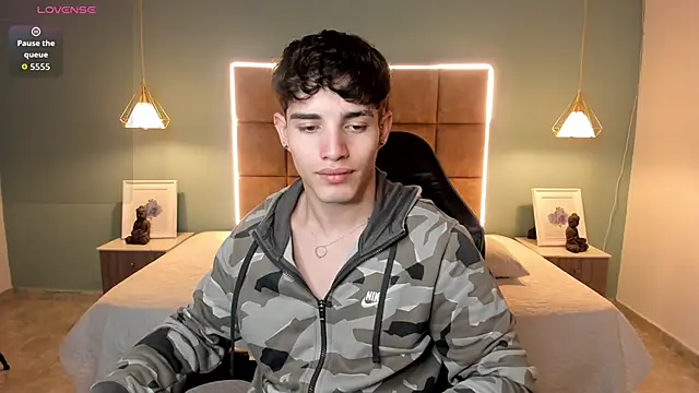 AlejooTwink online show from 04-23-26, 03:35
