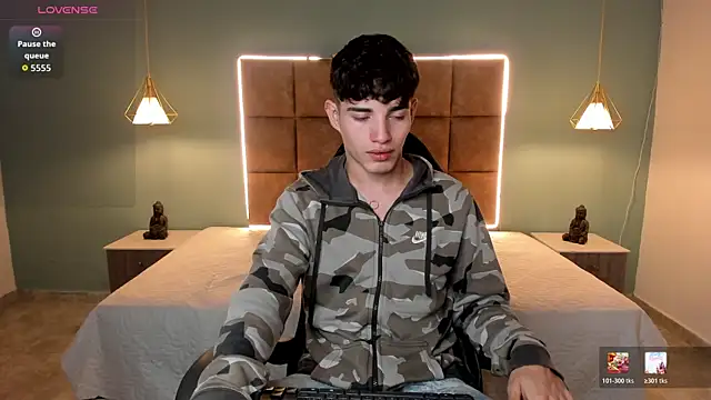 AlejooTwink online show from 05-15-26, 03:59