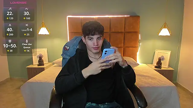 AlejooTwink online show from 11-04-25, 01:20