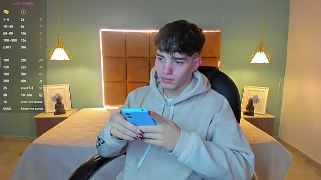 AlejooTwink online show from 10-12-25, 08:43