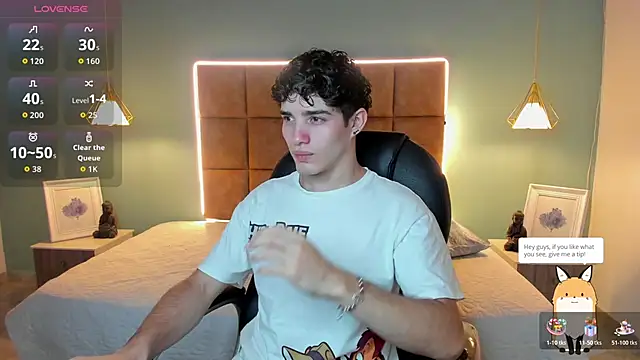 AlejooTwink online show from 11-18-25, 04:54