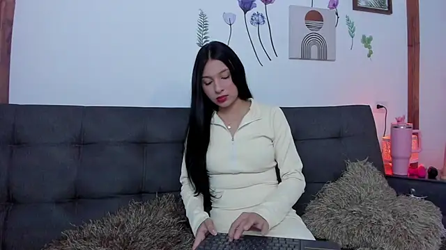 Snapshot of Hanna_Smirnov chatting on 01-14-25, 01:36 Hanna Smirnov online show from 01-14-25, 01:36