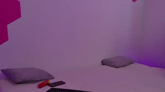 Snapshot of Hanna_Smirnov chatting on 03-19-25, 02:16 Hanna Smirnov online show from 03-19-25, 02:16