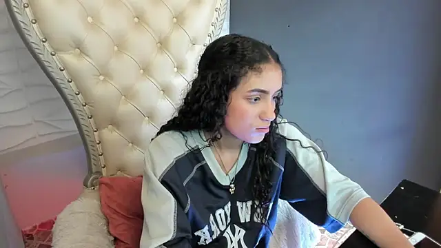 Layla 707 online show from 03-07-26, 06:46