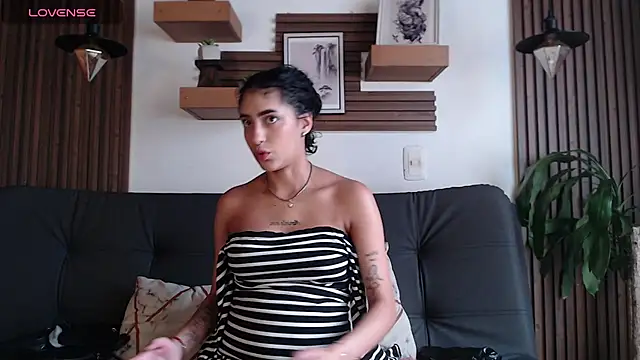 Layla 707 online show from 02-06-26, 04:47