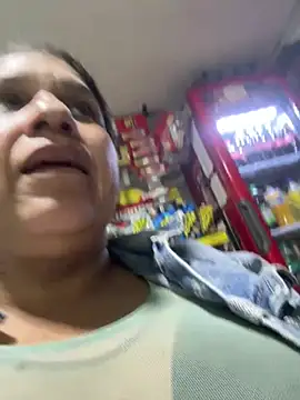 Snapshot of siri_duque chatting on 07-12-26, 03:40 siri duque online show from 07-12-26, 03:40